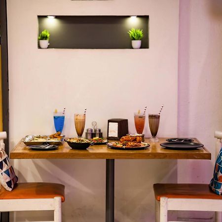 Хостел Zostel Delhi Нью-Дели Экстерьер фото