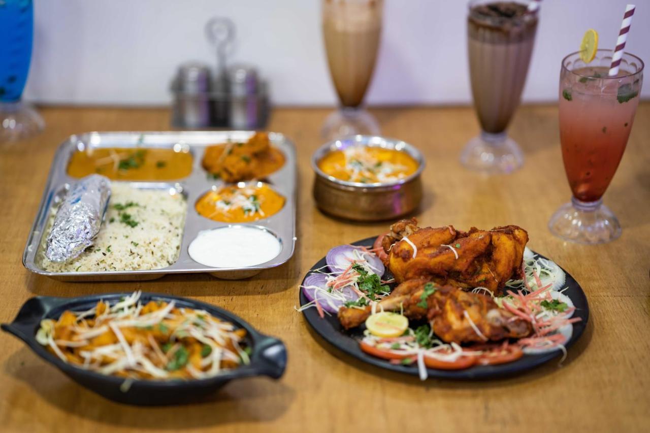 Хостел Zostel Delhi Нью-Дели Экстерьер фото