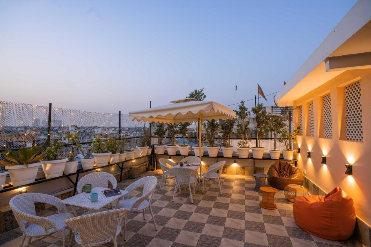 Хостел Zostel Delhi Нью-Дели Экстерьер фото