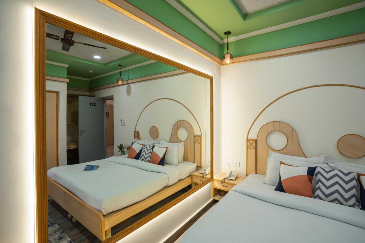 Хостел Zostel Delhi Нью-Дели Экстерьер фото