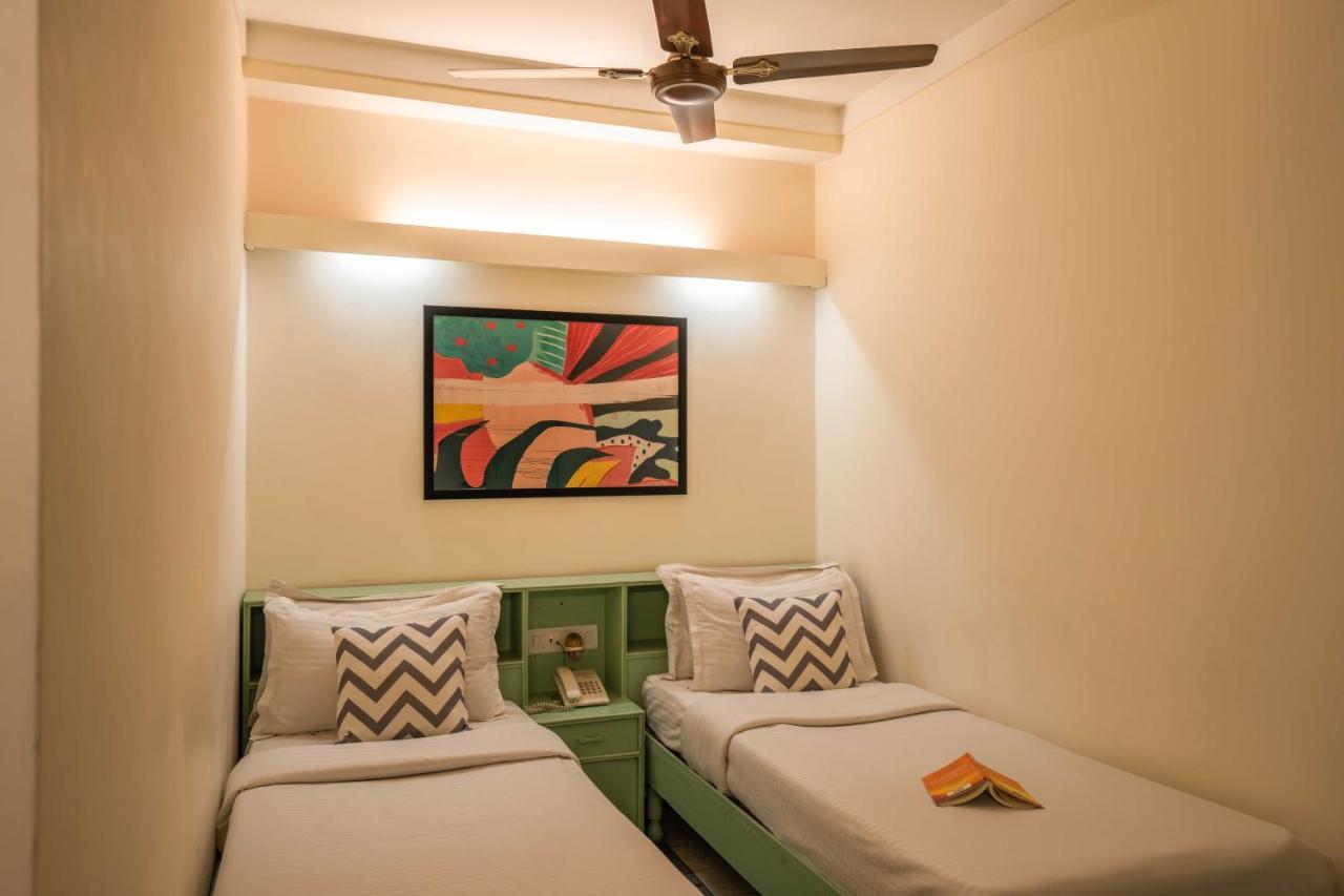 Хостел Zostel Delhi Нью-Дели Экстерьер фото
