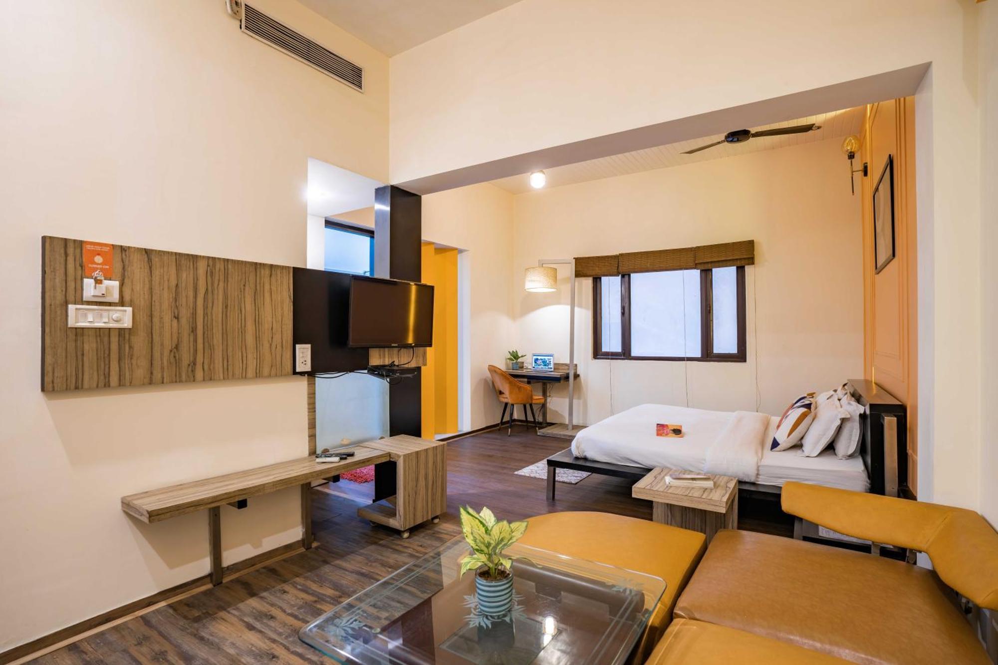 Хостел Zostel Delhi Нью-Дели Экстерьер фото